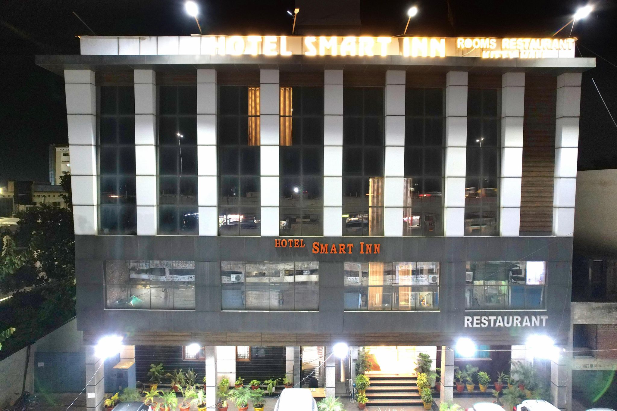 undefined  Hotel Smart Inn 8