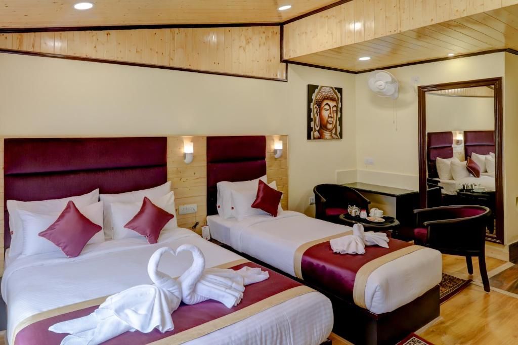 SUMITEL DARJEELING Premium Room and City View 2