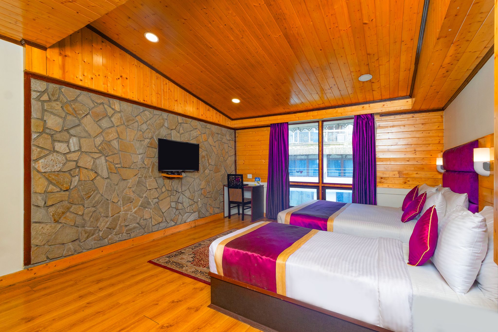 Sumitel Hotel 500 meters from Mall Road Premium Room and City View 3