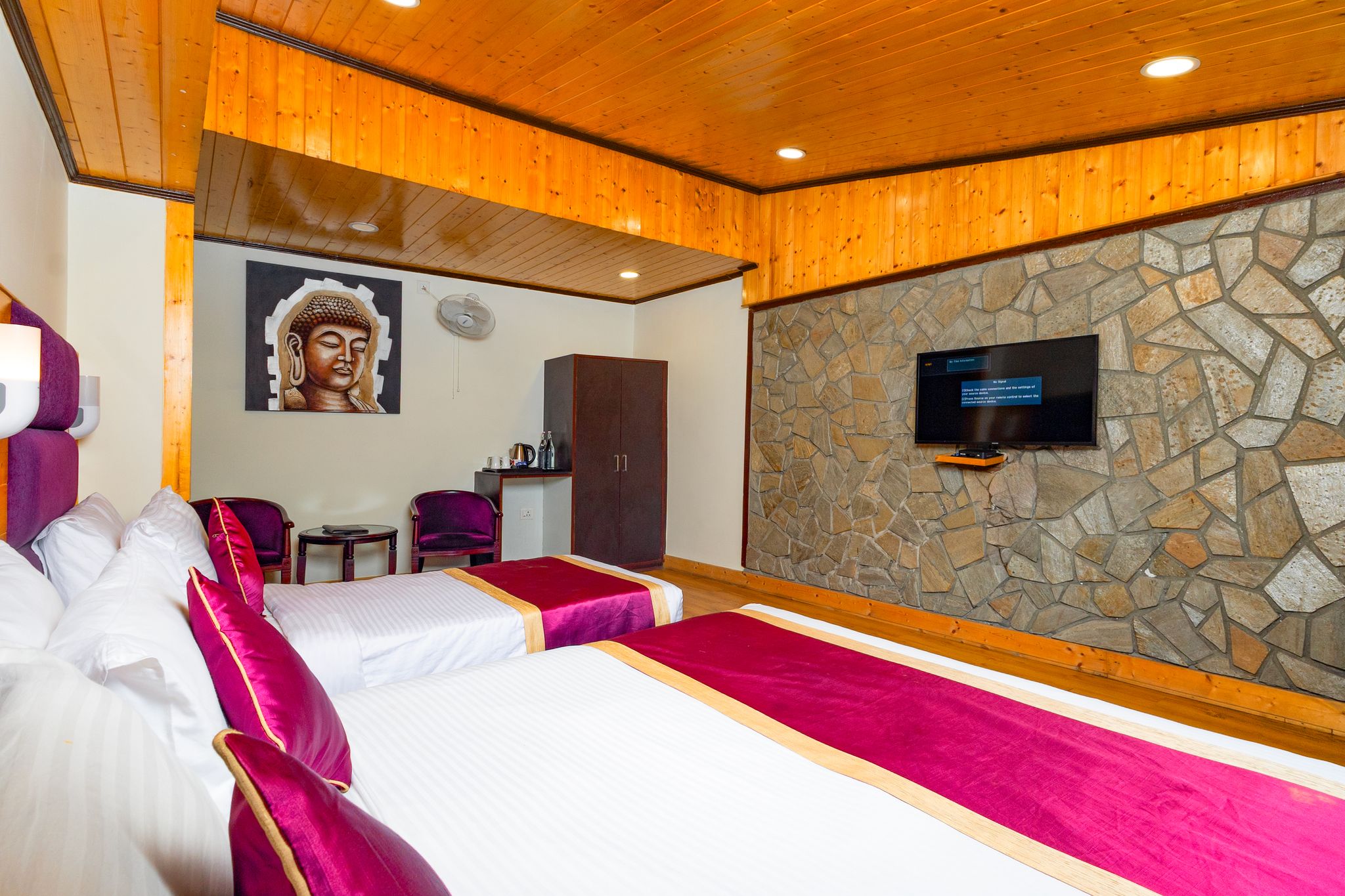 Sumitel Hotel 500 meters from Mall Road Premium Room and City View 8