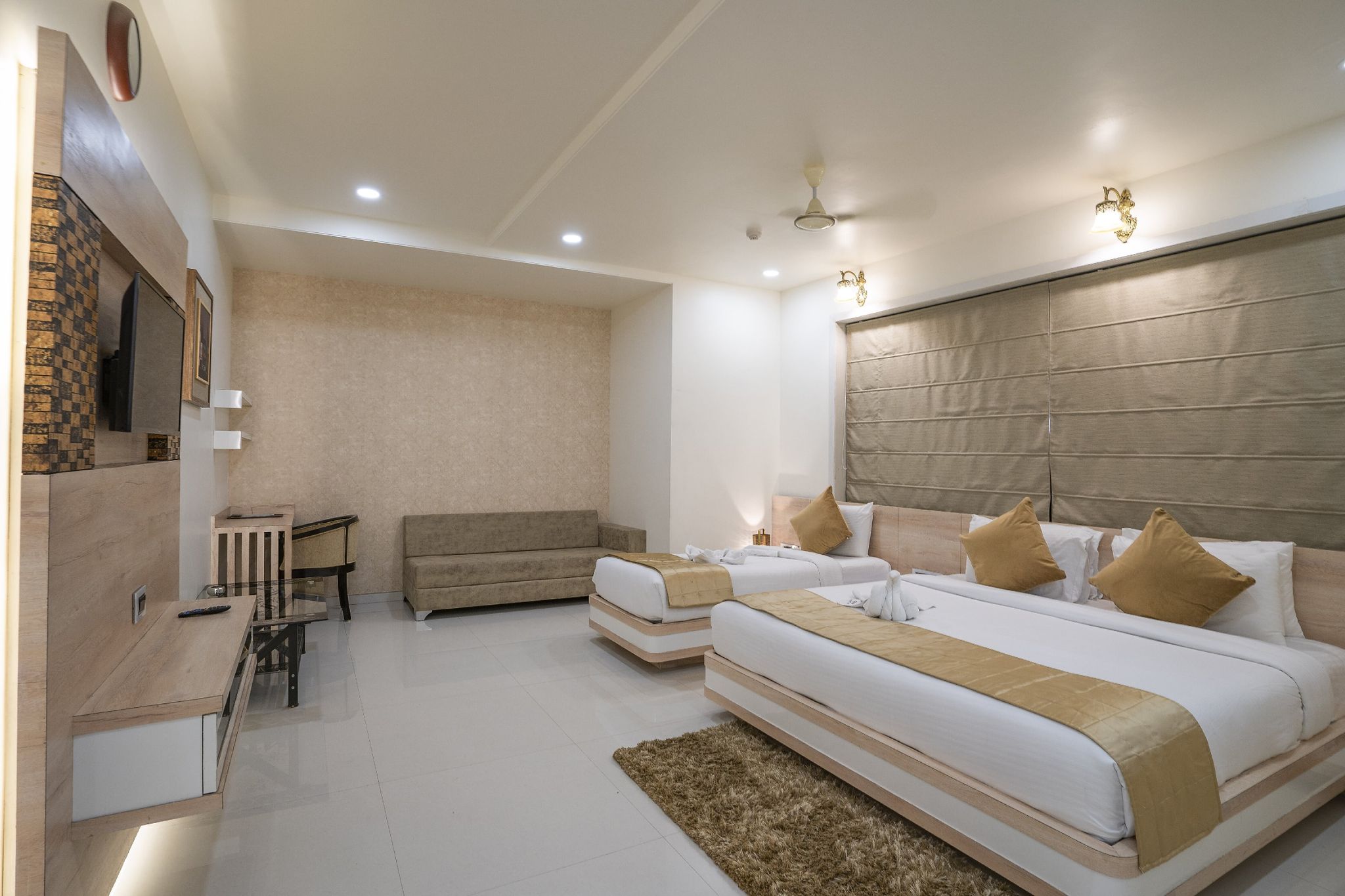 Hotel Wisteria Blue Supreme AC Room With WIFI 5