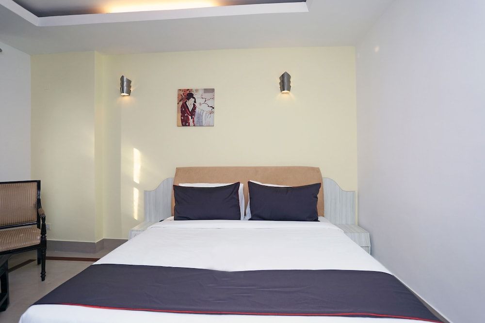 Collection O 186 Hotel Triple C Double or Twin Room 2