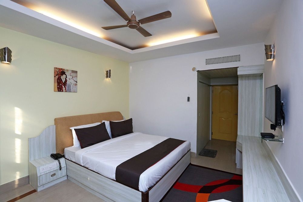 Collection O 186 Hotel Triple C Double or Twin Room