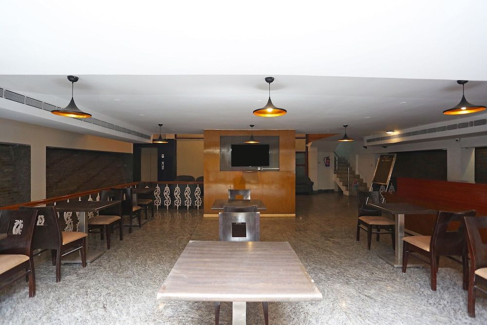 undefined Collection O 186 Hotel Triple C 4