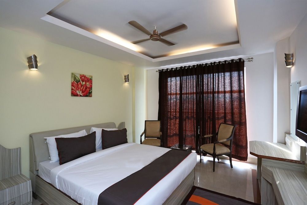 Collection O 186 Hotel Triple C Double or Twin Room 3