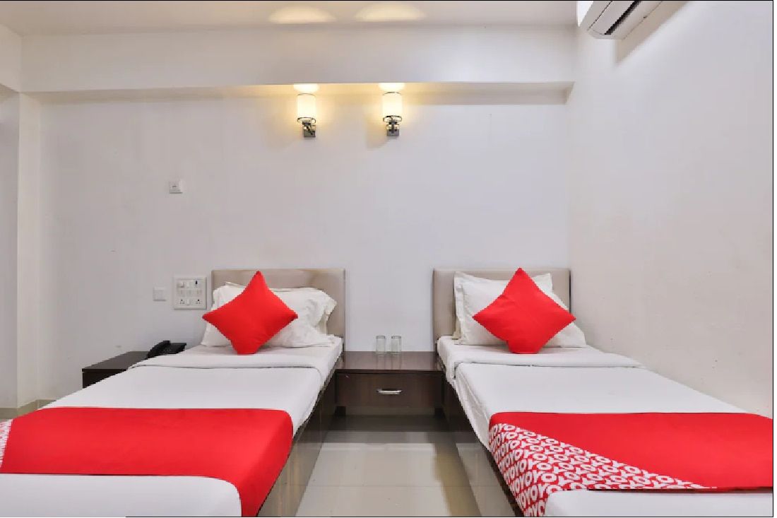 Deluxe Twin Bed Room