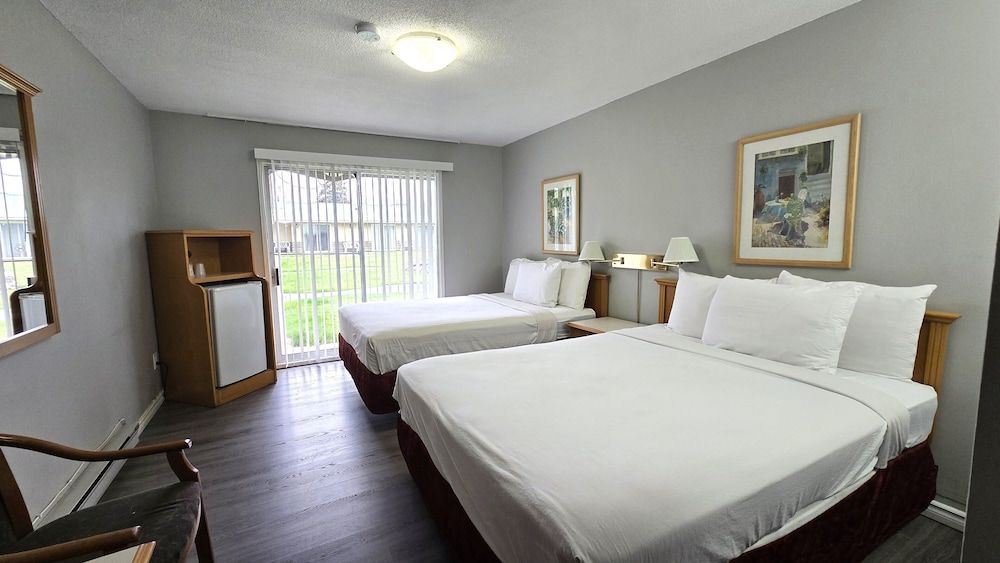 Standard Queen Room with Two Queen Beds