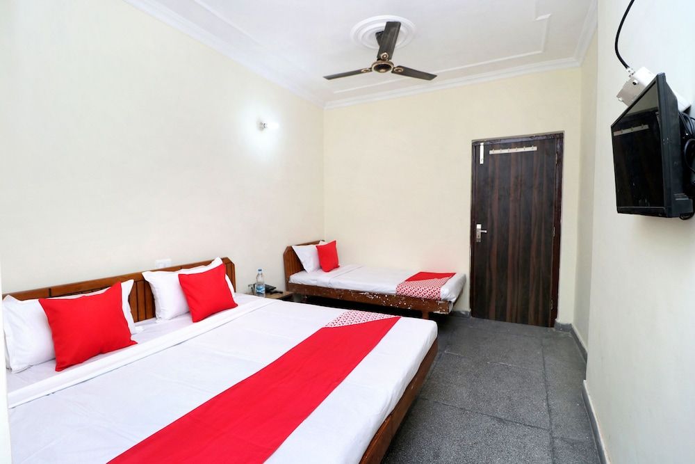 OYO 29193 Amrit Guest House Classic Double or Twin Room 17