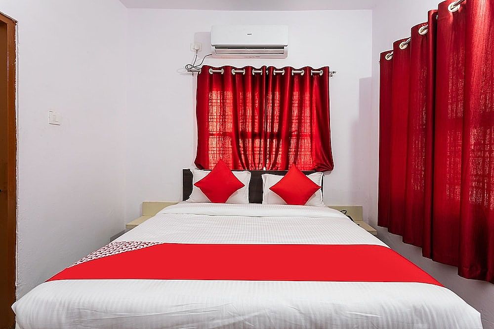 undefined OYO 29881 Hotel Gajanan 6