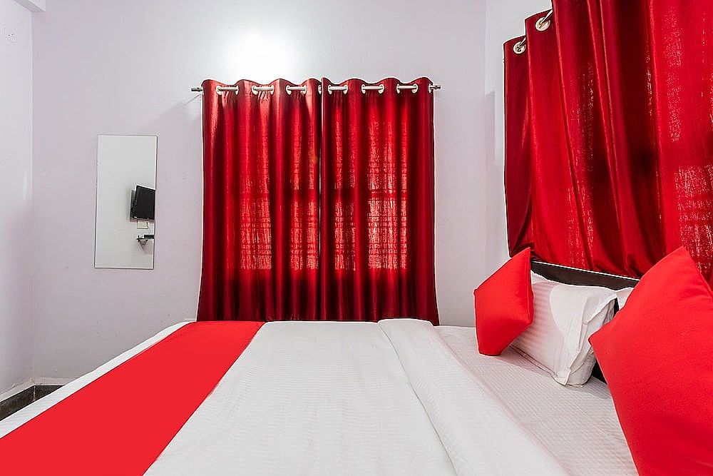 undefined OYO 29881 Hotel Gajanan 7