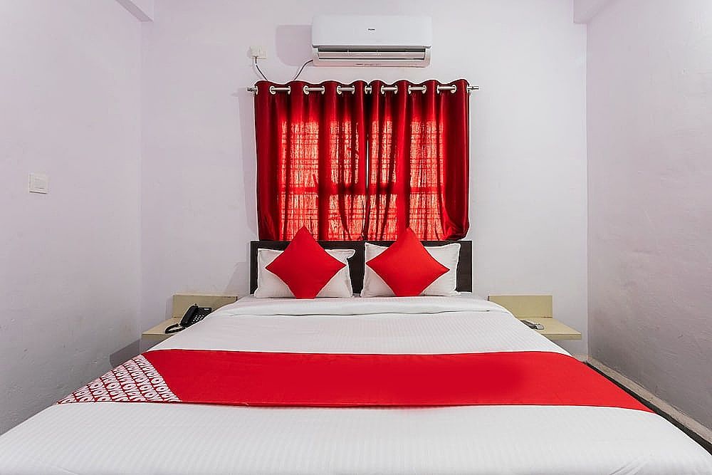 undefined OYO 29881 Hotel Gajanan 9