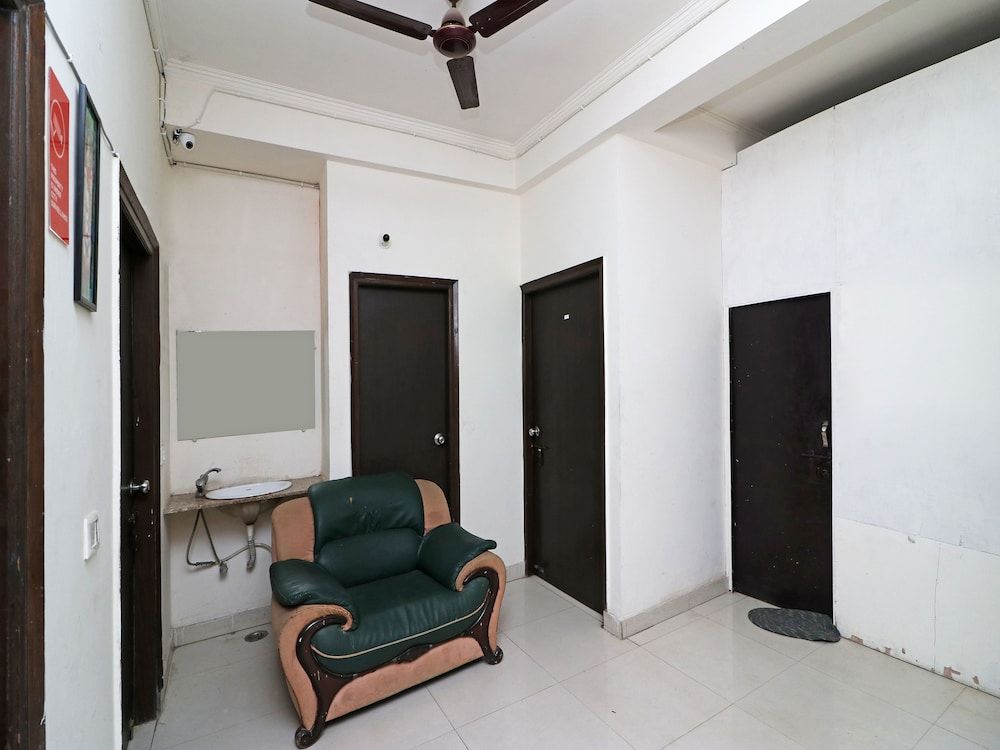 OYO 13046 The City Hospitality Double or Twin Room 13