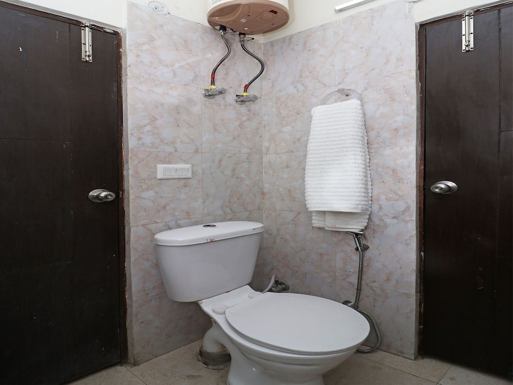 OYO 13046 The City Hospitality Double or Twin Room 14