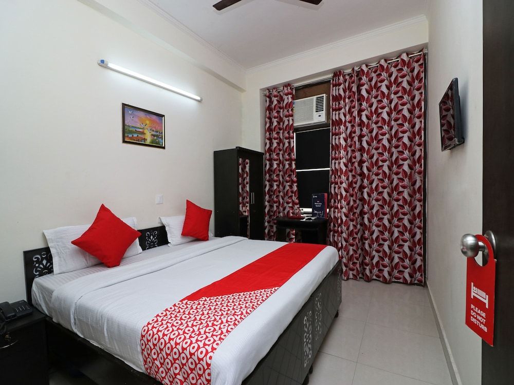 OYO 13046 The City Hospitality Double or Twin Room 17