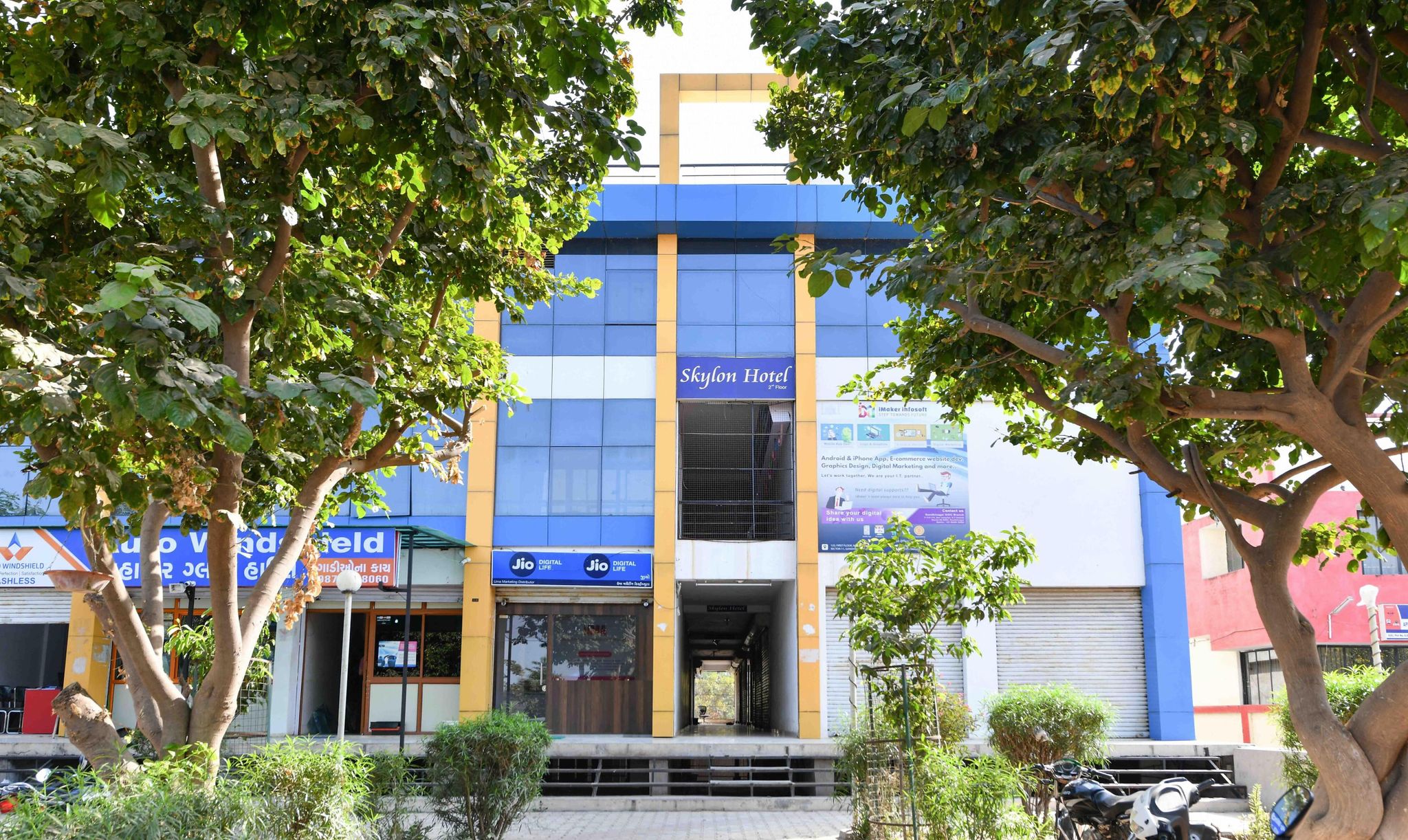 undefined Skylon Hotel Gandhinagar 9
