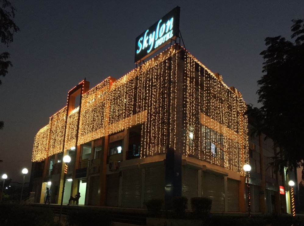 undefined Skylon Hotel Gandhinagar 8