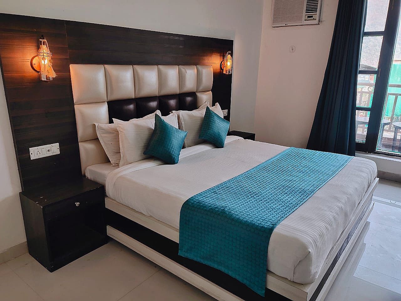 Deluxe Room with Balcony