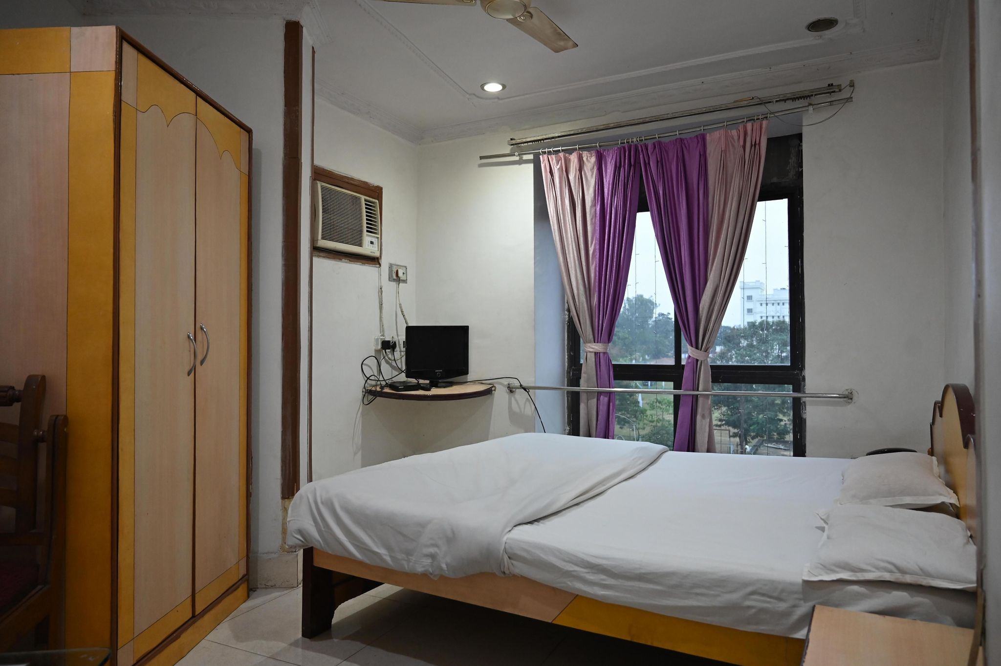 HOTEL PRIYANKA INTERNATIONAL STANDARD ROOM 9