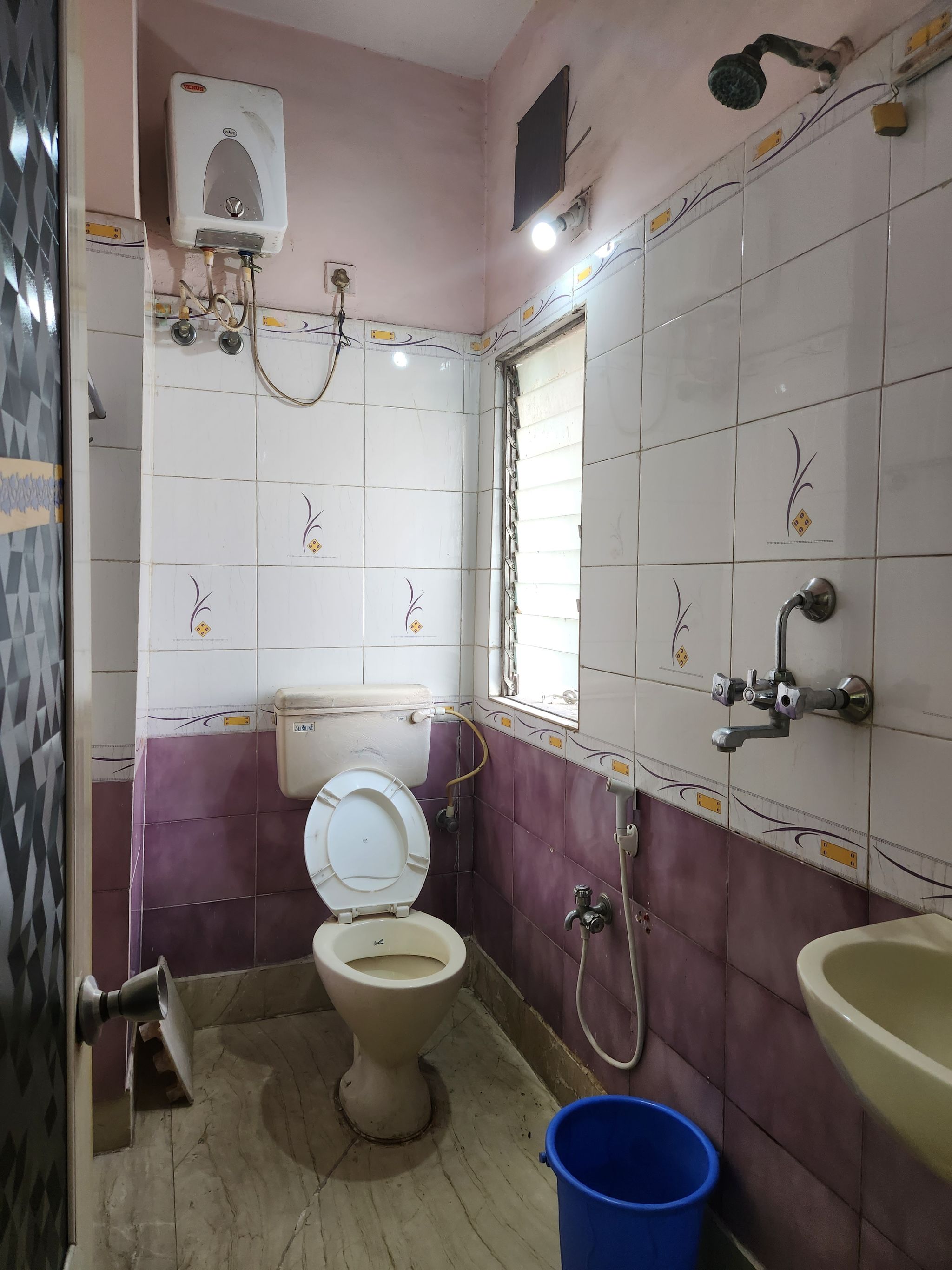 HOTEL PRIYANKA INTERNATIONAL STANDARD ROOM 13