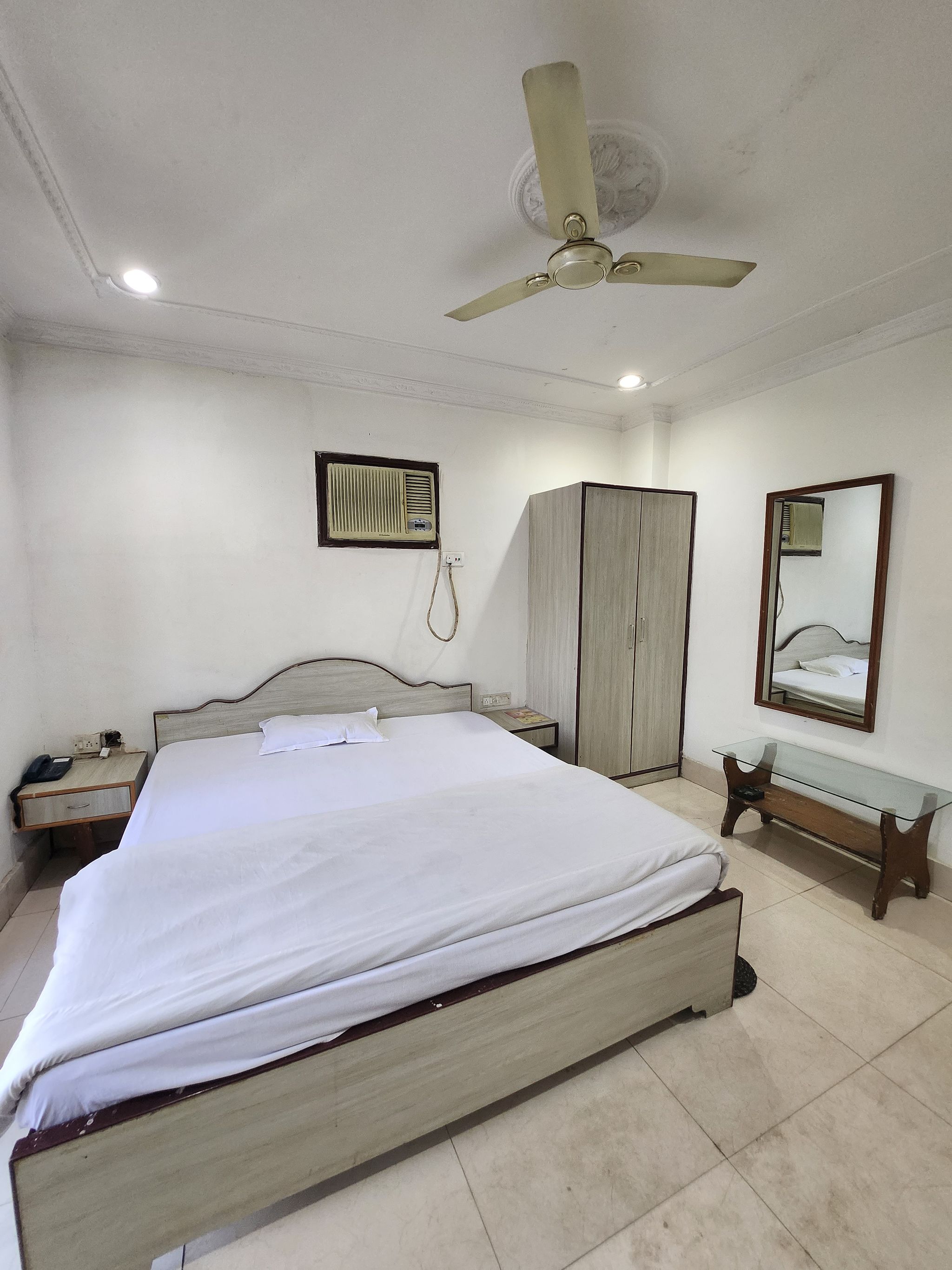 HOTEL PRIYANKA INTERNATIONAL STANDARD ROOM 3