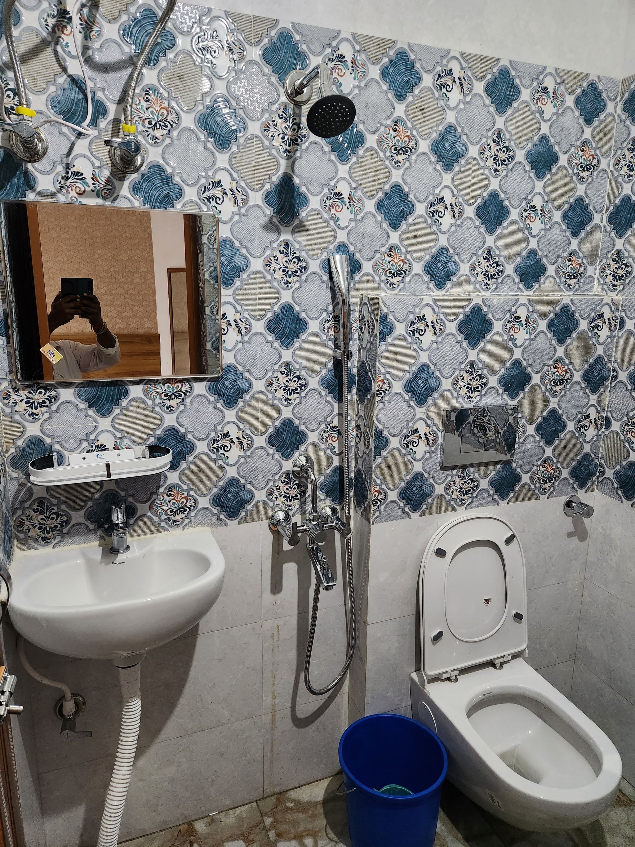 HOTEL PRIYANKA INTERNATIONAL STANDARD ROOM 16