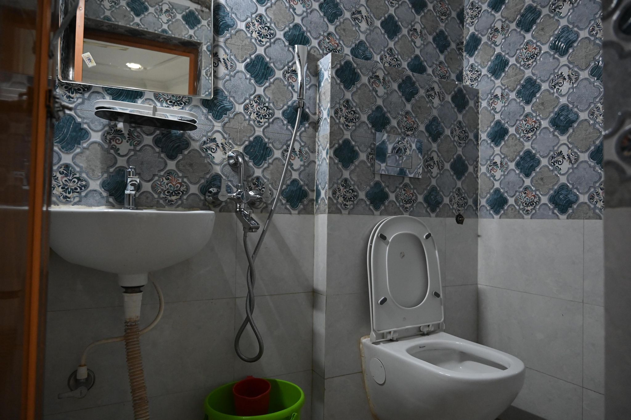 HOTEL PRIYANKA INTERNATIONAL STANDARD ROOM 14