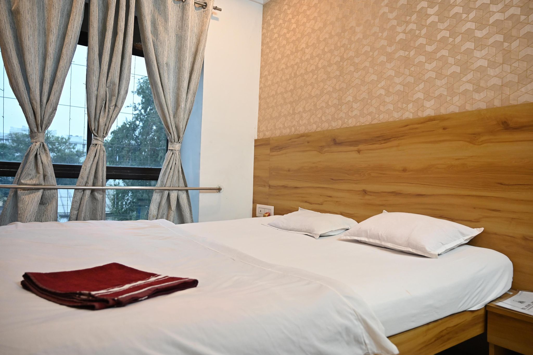 DELUXE ROOM 