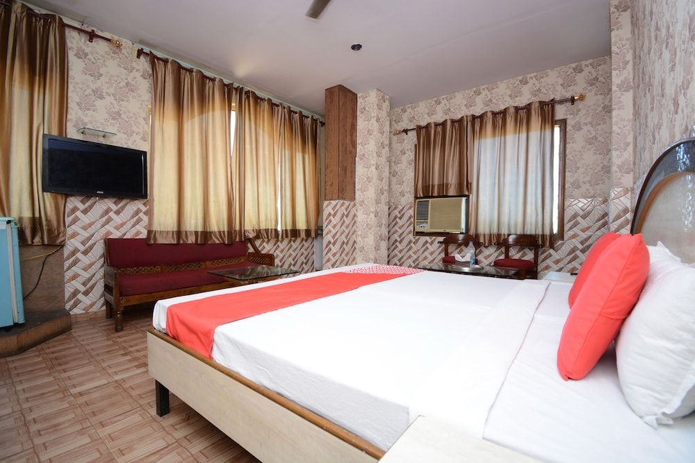 OYO 36280 Vijay Resorts Deluxe Room 3
