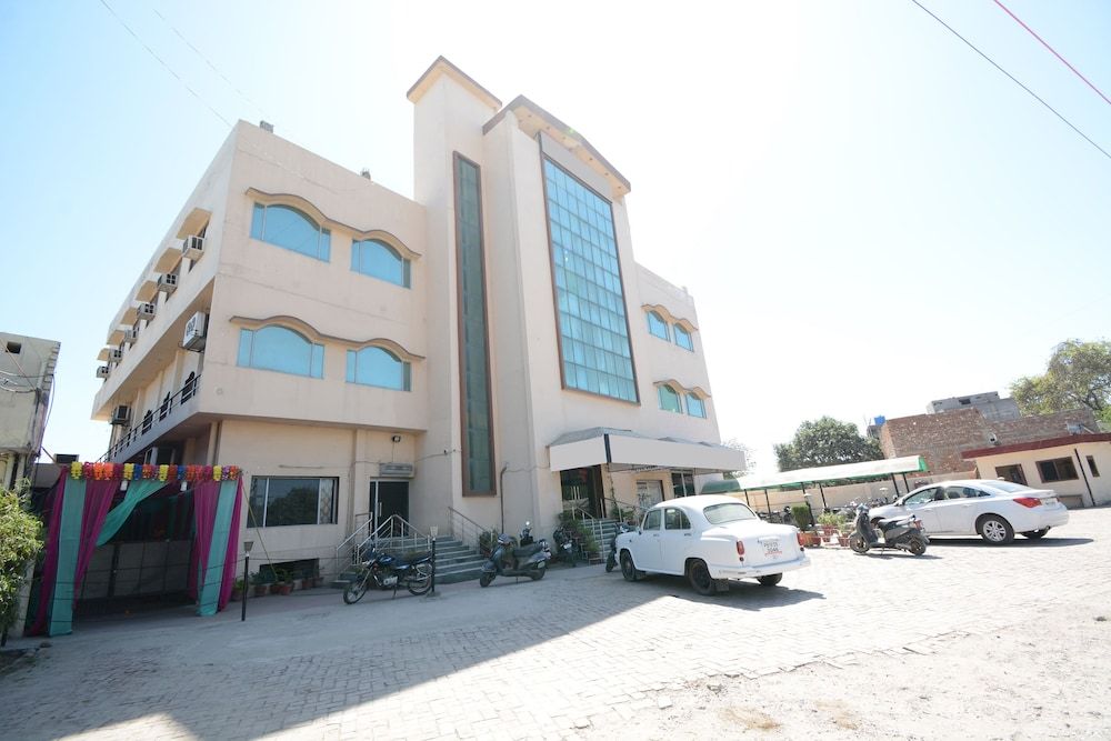 undefined OYO 36280 Vijay Resorts 3