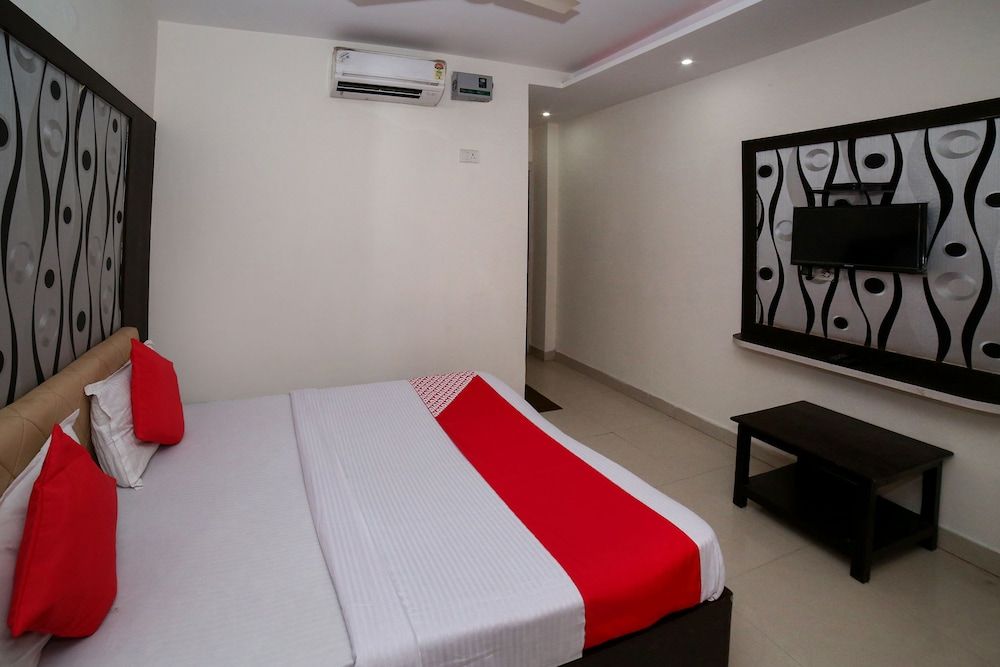 OYO 19387 Siddharth Guest House Double or Twin Room 8