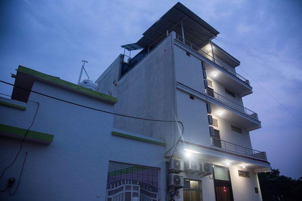 undefined OYO 9123 Baghban Residency 2