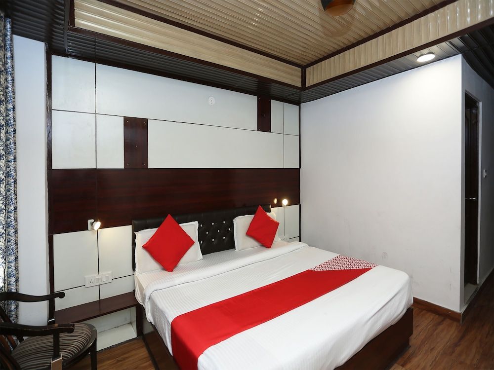 OYO 19342 Shyam Regency Deluxe Double or Twin Room, 1 King Bed 9