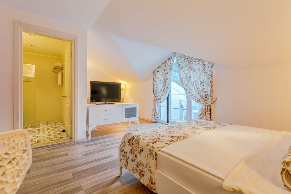 Monta Verde Hotel and Villas - Boutique Class Deluxe Room 4