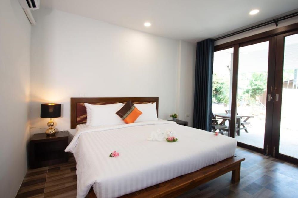 Adarin Beach Resort Deluxe Double or Twin Room 4