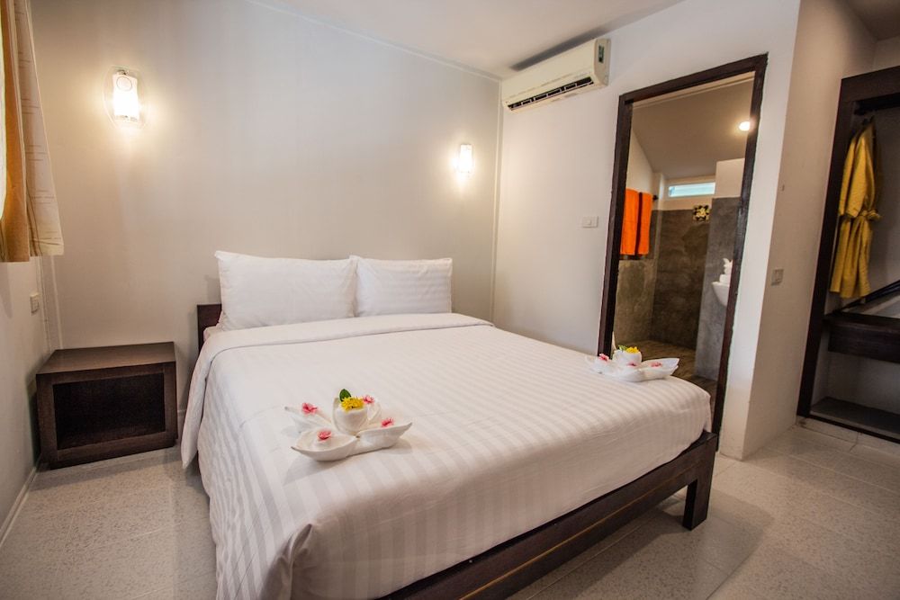 undefined Adarin Beach Resort 10