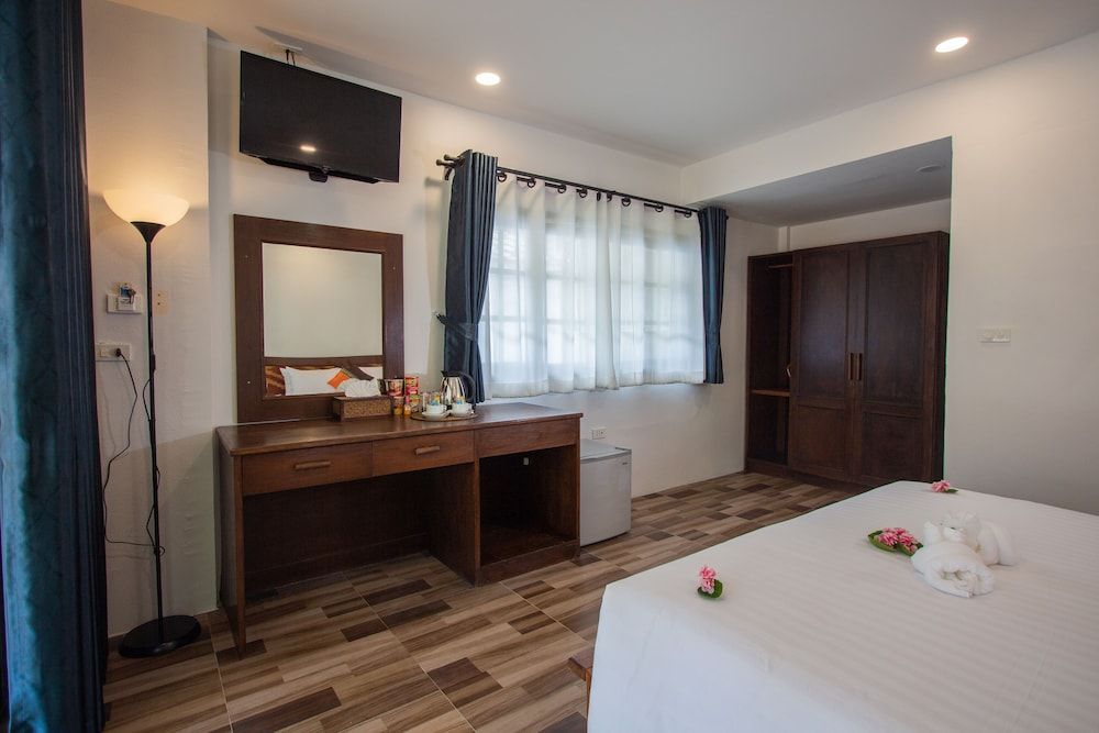 undefined Adarin Beach Resort 9