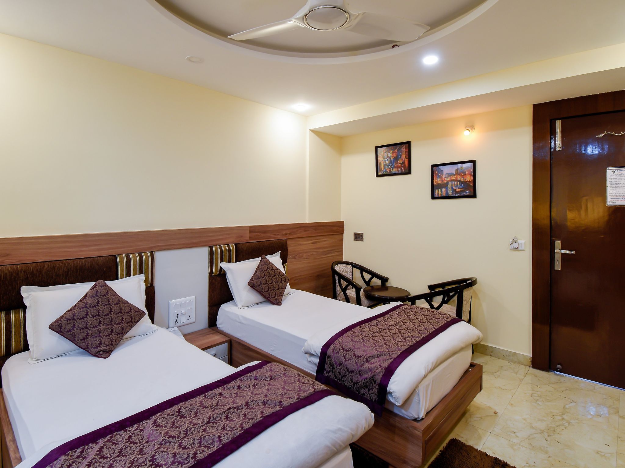 HOTEL SVC INN LUXURY CLASS 12