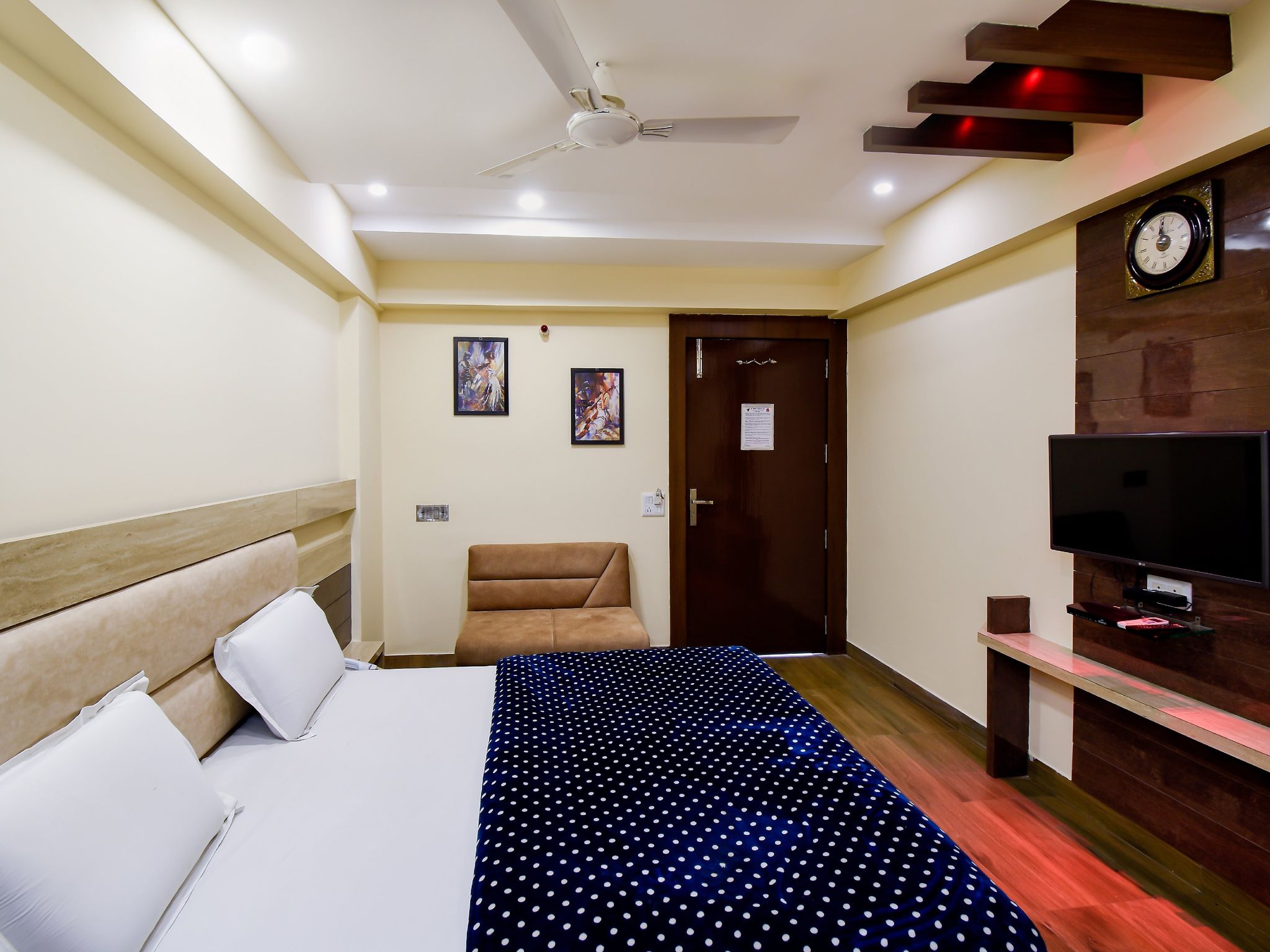 HOTEL SVC INN LUXURY CLASS 32