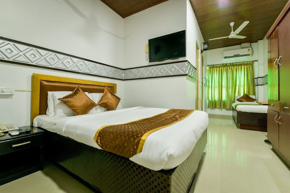 OYO 19587 Chembil Residency Double Room (Saver) 2