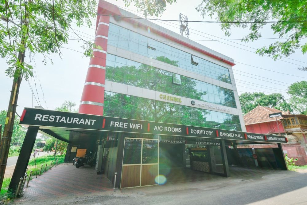 undefined OYO 19587 Chembil Residency