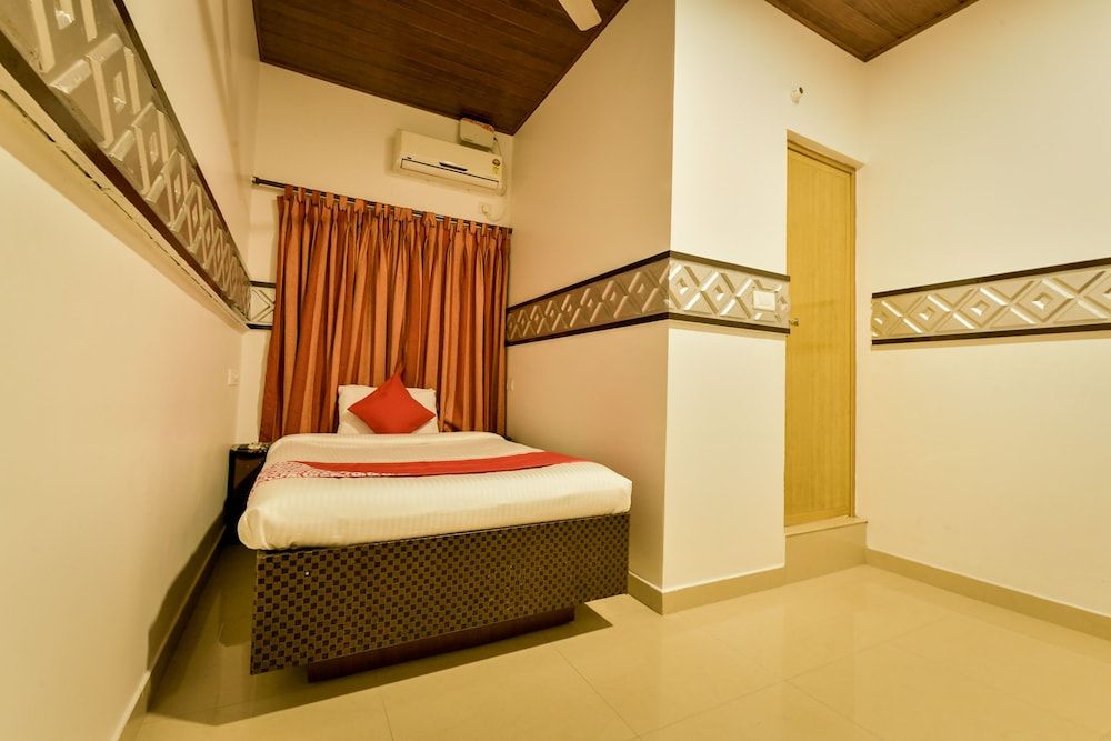 undefined OYO 19587 Chembil Residency 10