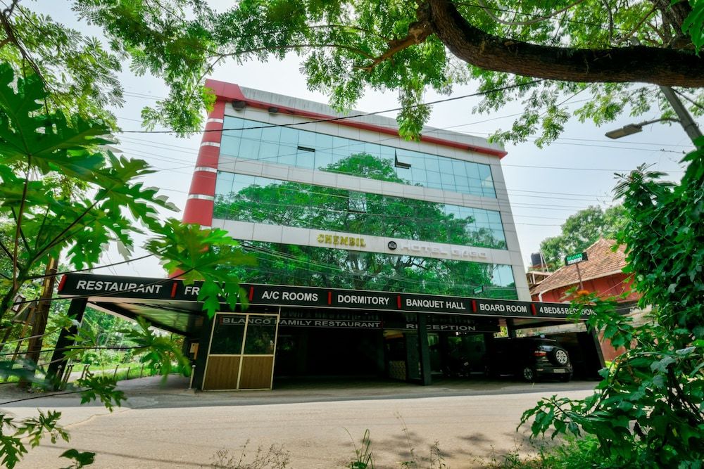 undefined OYO 19587 Chembil Residency 7