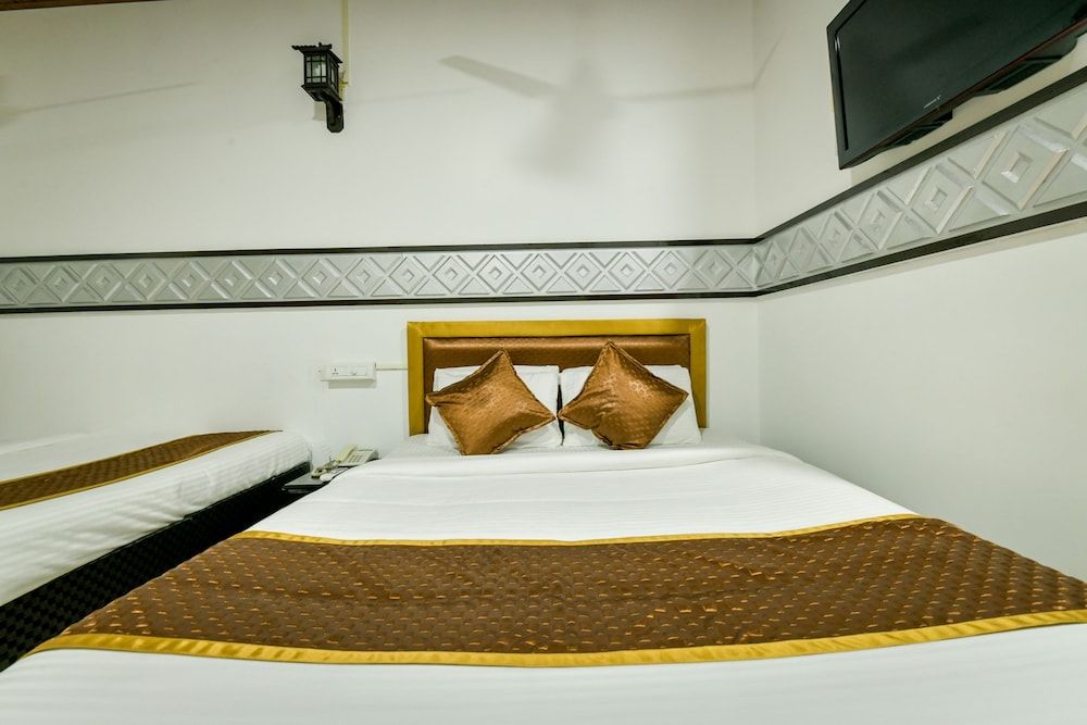 OYO 19587 Chembil Residency Double Room (Saver) 4