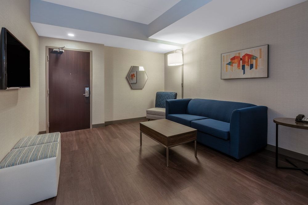 undefined Holiday Inn Express & Suites Vaughan-Southwest by IHG