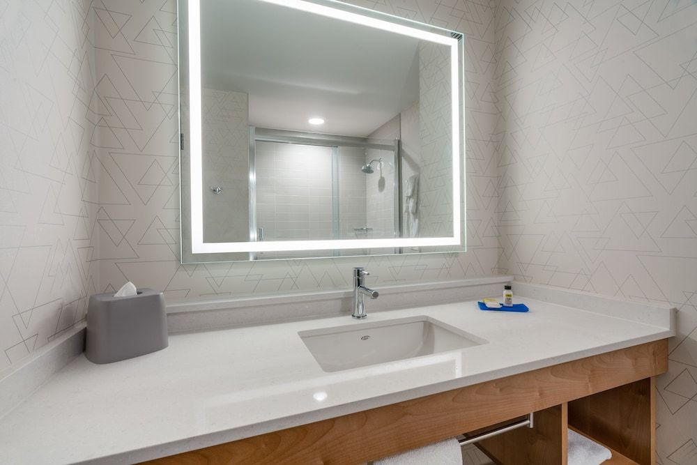 undefined Holiday Inn Express & Suites Vaughan-Southwest by IHG 9