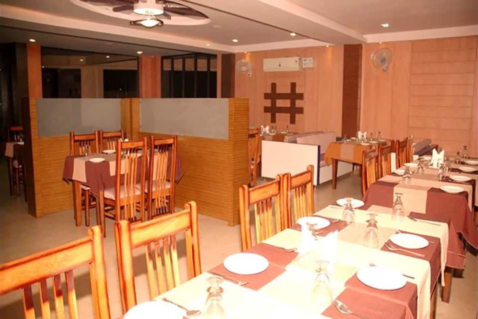 Food & Dining