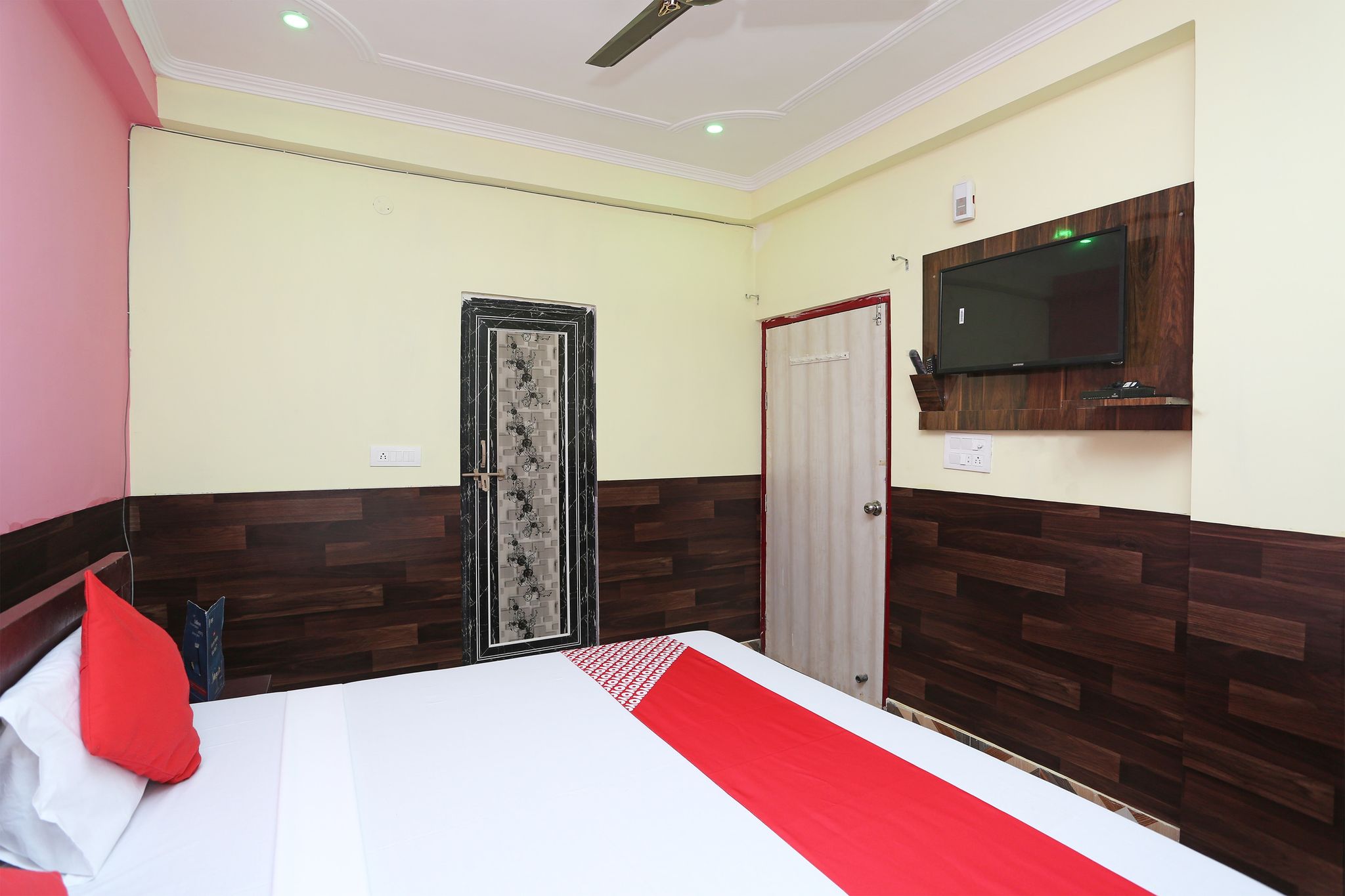 OYO Flagship Radhika Guest House Classic 16