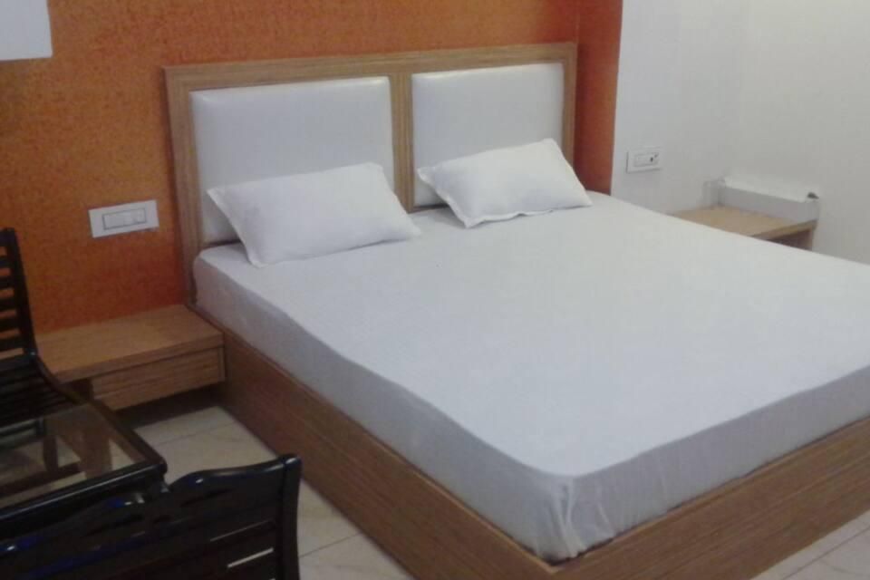 undefined  Hotel Golden Sand 3