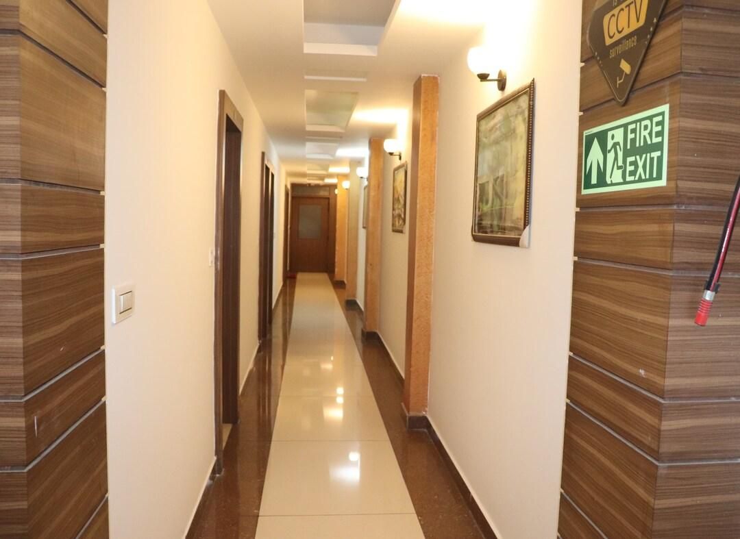 undefined  Hotel Golden Sand 10