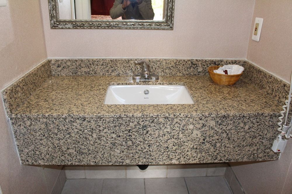 Highlander Motor Inn Atlantic City Deluxe Room, 2 Double Beds, Non Smoking, Refrigerator & Microwave 7